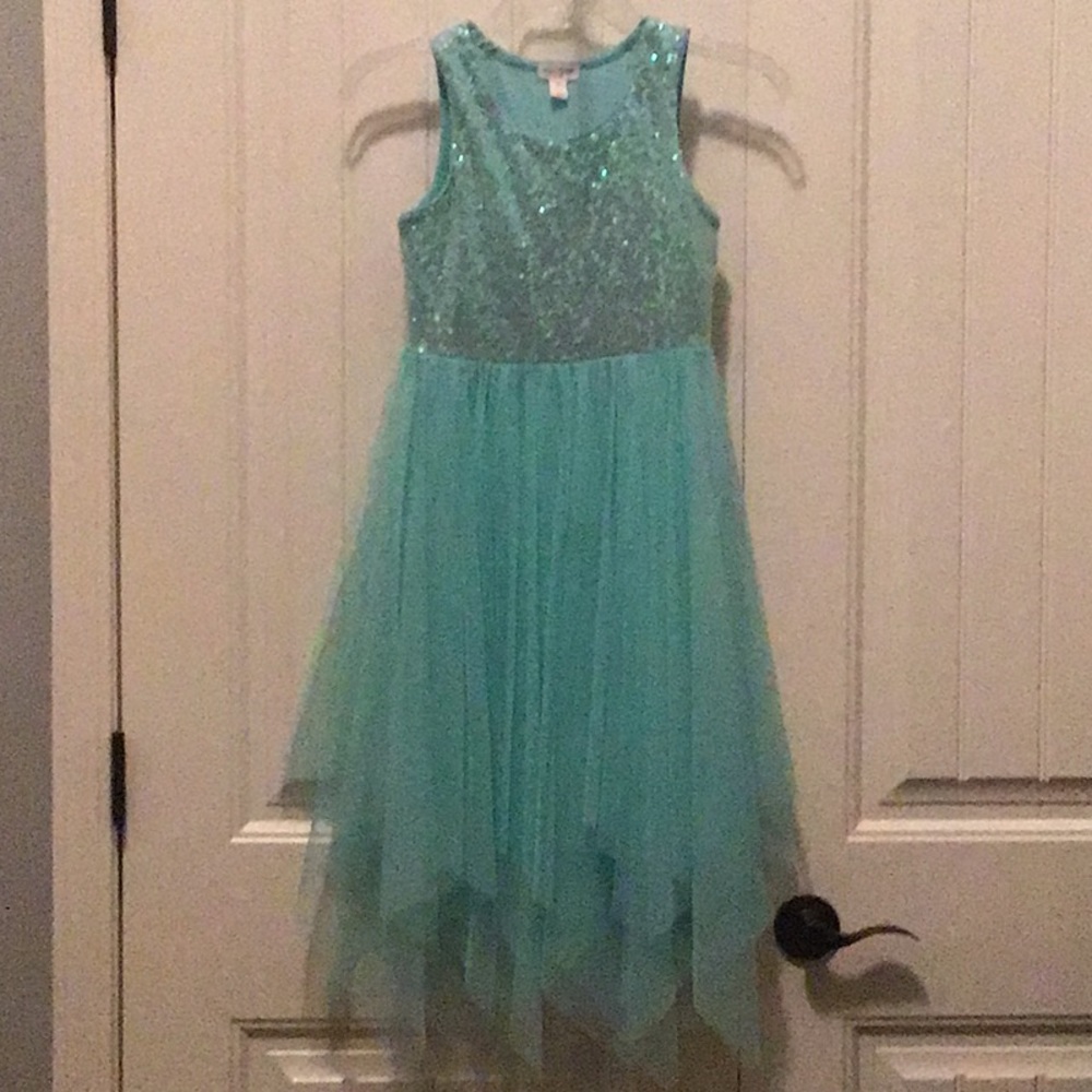 Dress - Picture 2 of 6